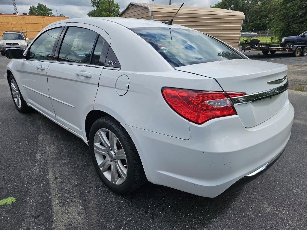 Chrysler 200 LX 2012