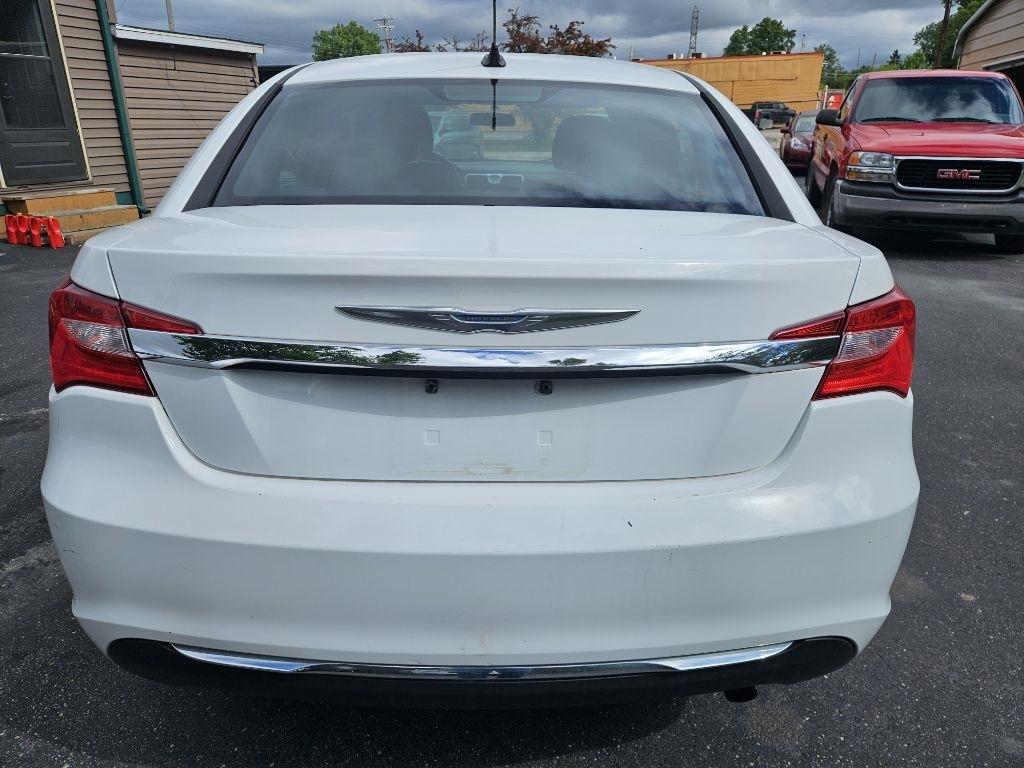 Chrysler 200 LX 2012