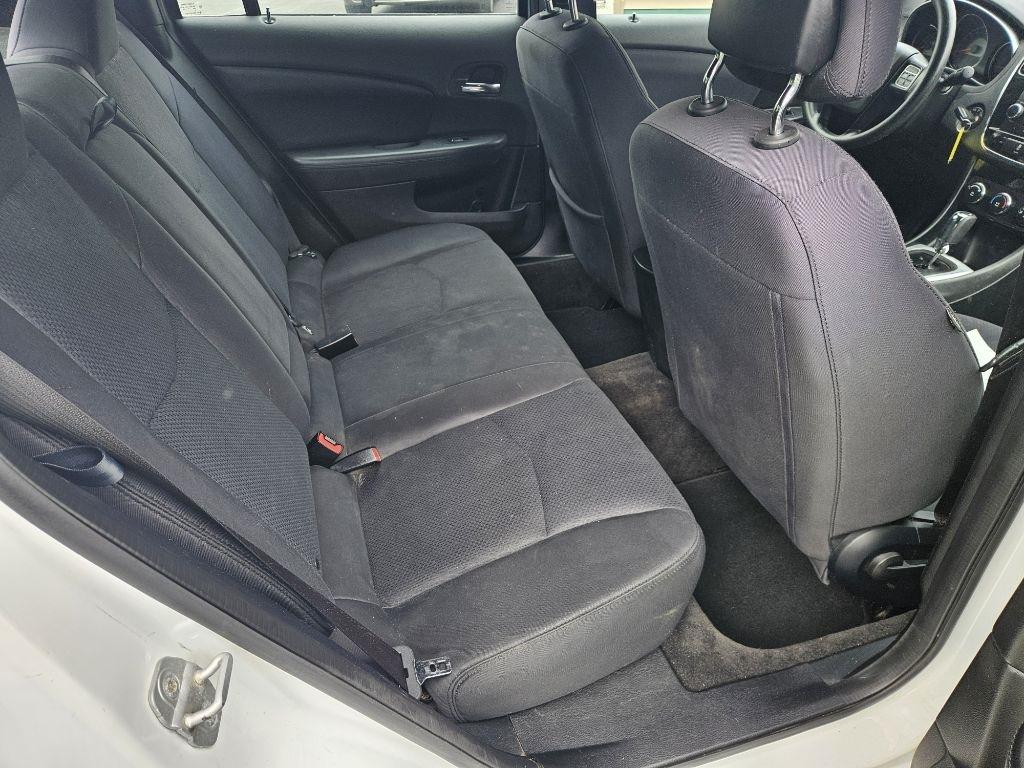 Chrysler 200 LX 2012