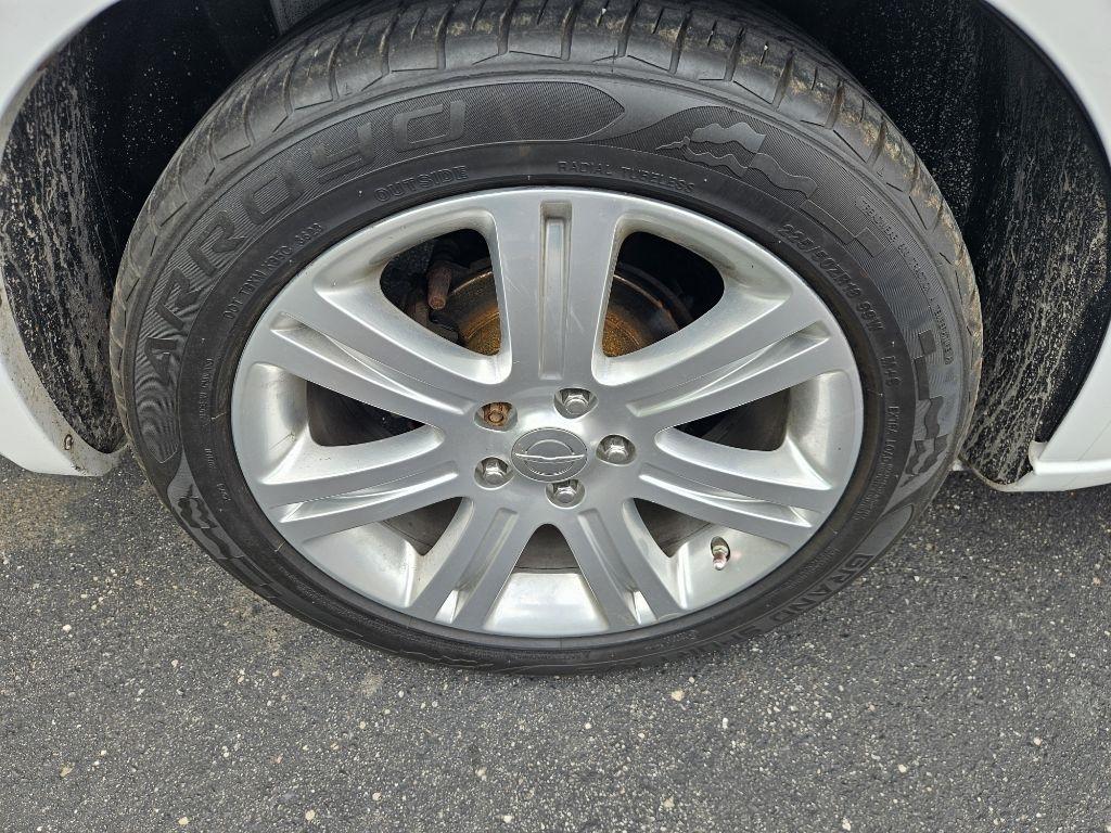 Chrysler 200 LX 2012