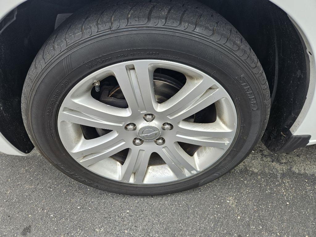 Chrysler 200 LX 2012