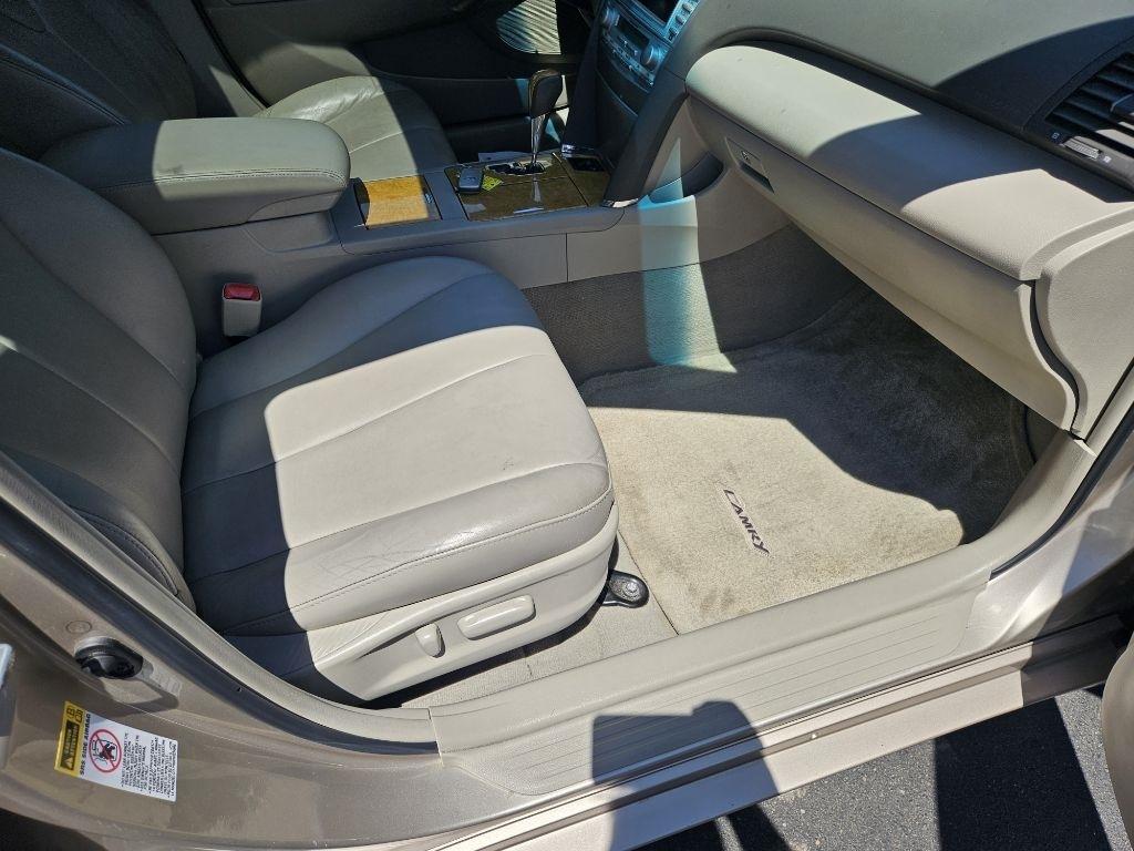 Toyota Camry LE V6 2007