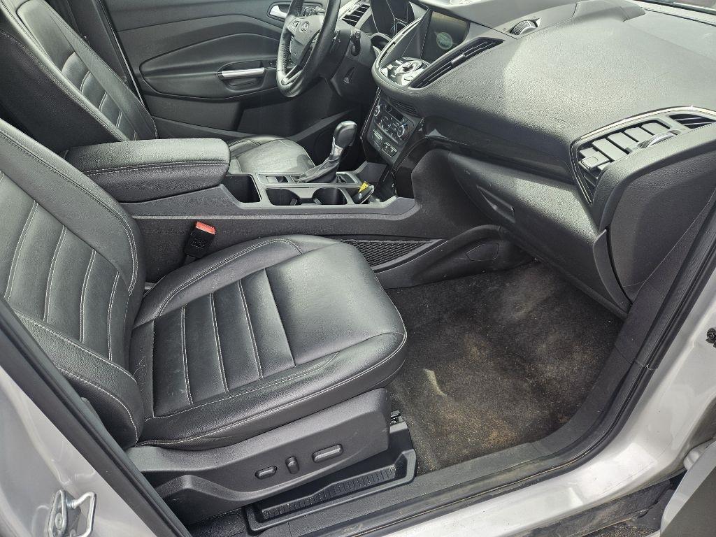 Ford Escape Titanium 4WD 2017