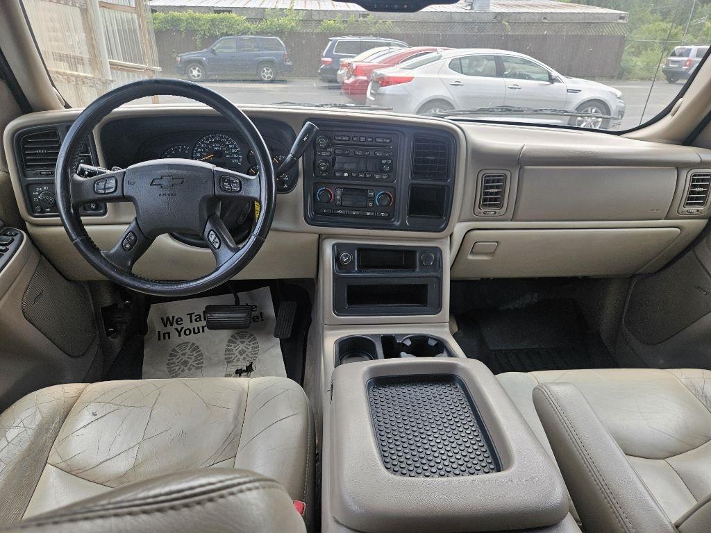 Chevrolet Suburban 1500 4WD 2005