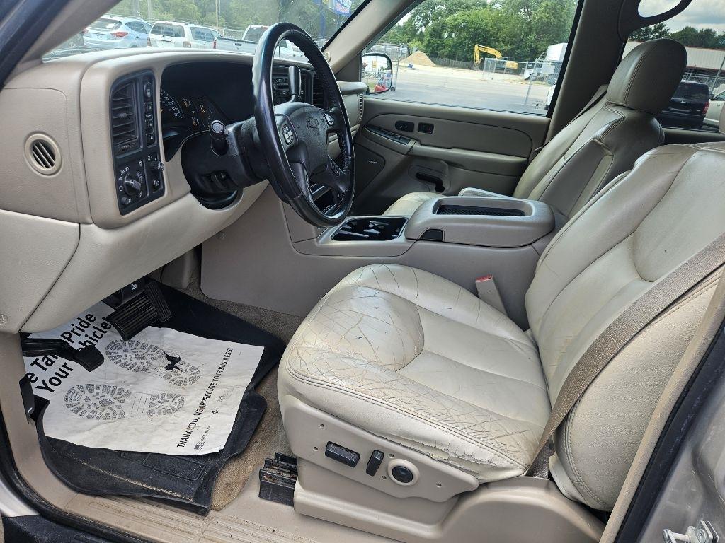 Chevrolet Suburban 1500 4WD 2005
