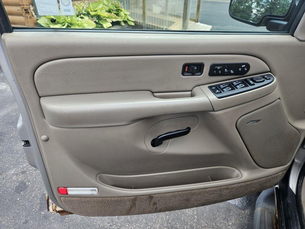 Chevrolet Suburban 1500 4WD 2005
