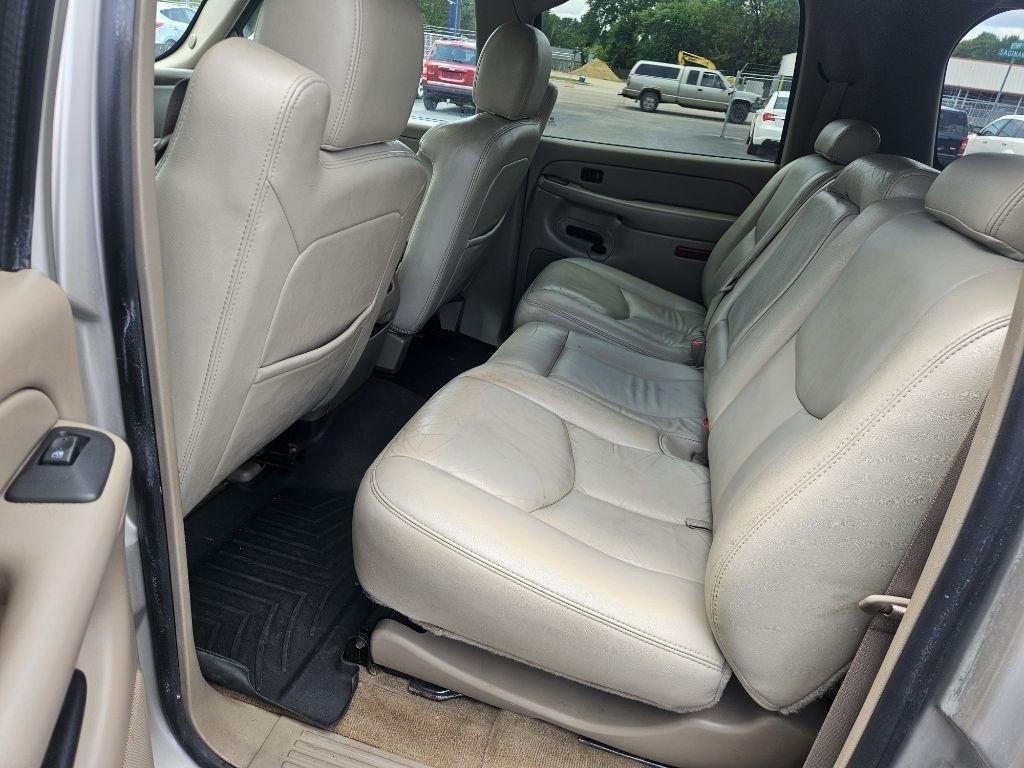 Chevrolet Suburban 1500 4WD 2005