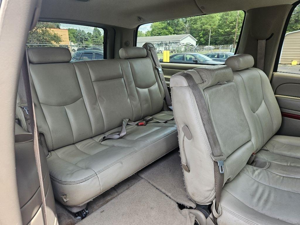 Chevrolet Suburban 1500 4WD 2005