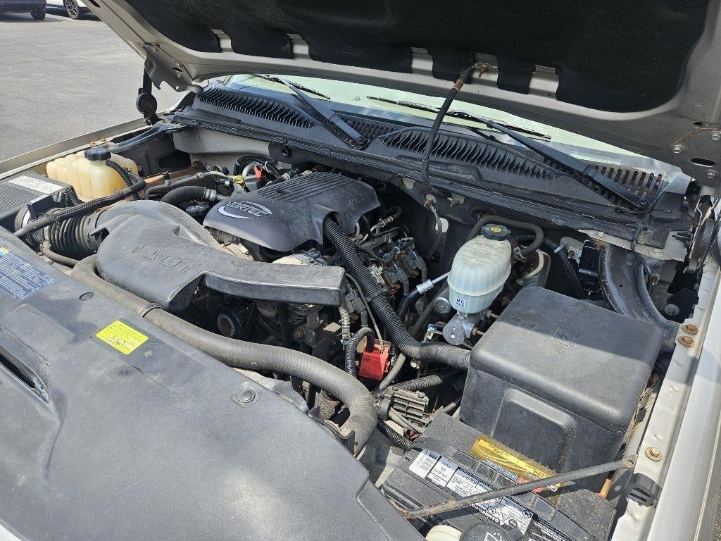 Chevrolet Suburban 1500 4WD 2005