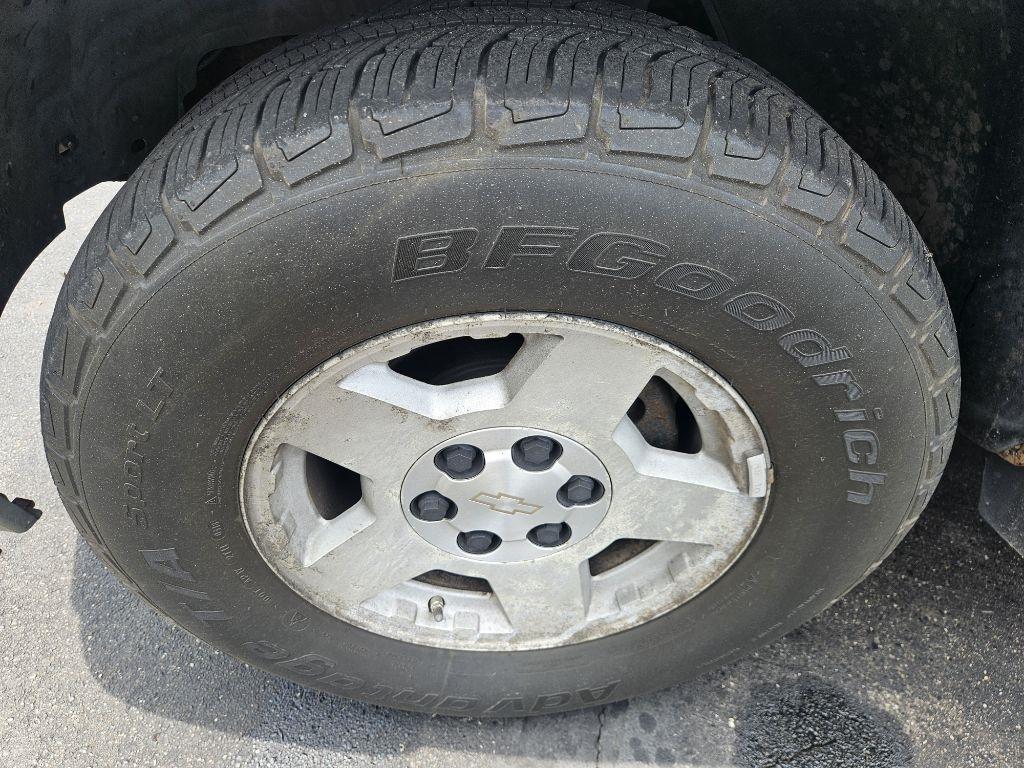 Chevrolet Suburban 1500 4WD 2005