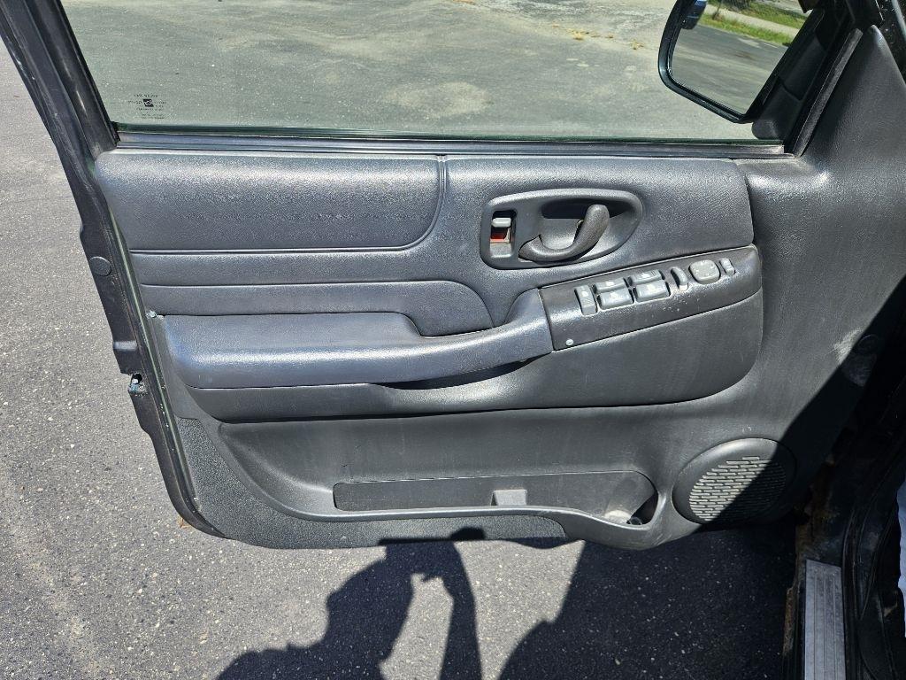 Chevrolet Blazer 4-Door 4WD LS 2002