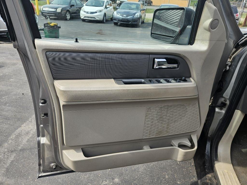 Ford Expedition XLT 4WD 2008