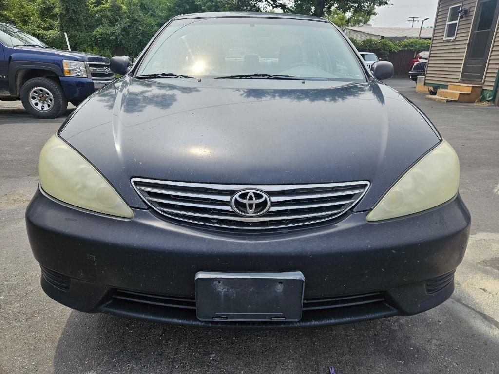Toyota Camry LE 2005