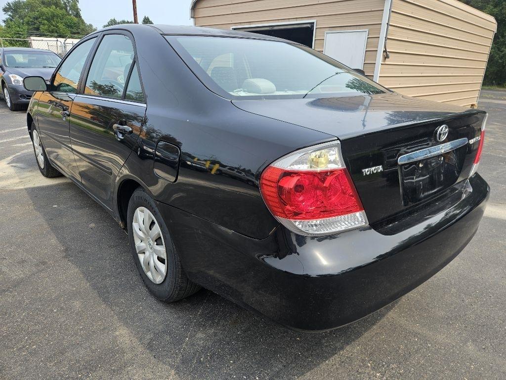 Toyota Camry LE 2005
