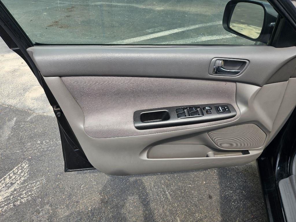 Toyota Camry LE 2005