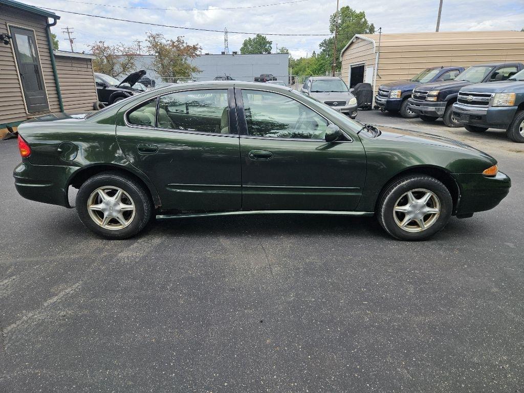 Oldsmobile Alero GL1 Sedan 2000