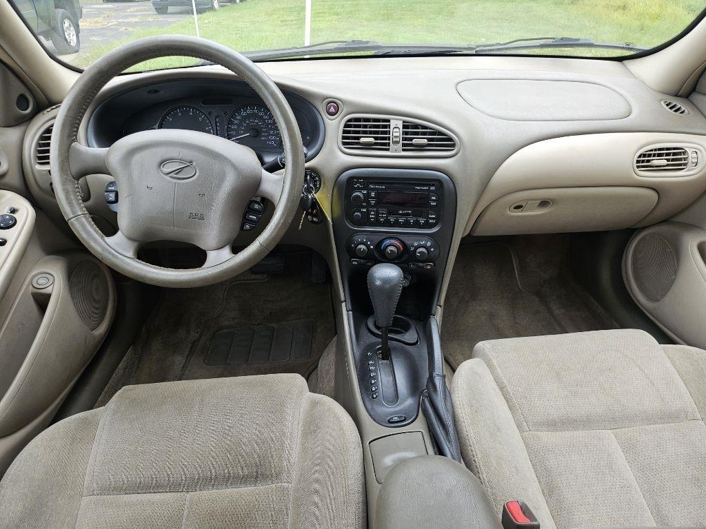 Oldsmobile Alero GL1 Sedan 2000