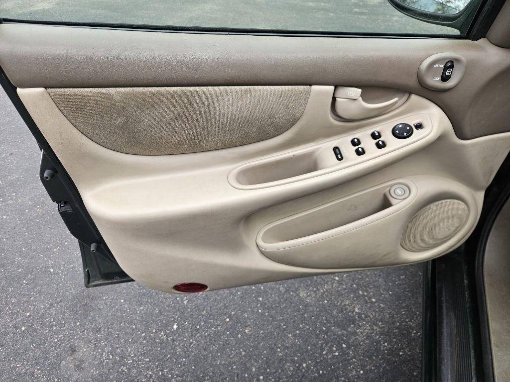 Oldsmobile Alero GL1 Sedan 2000