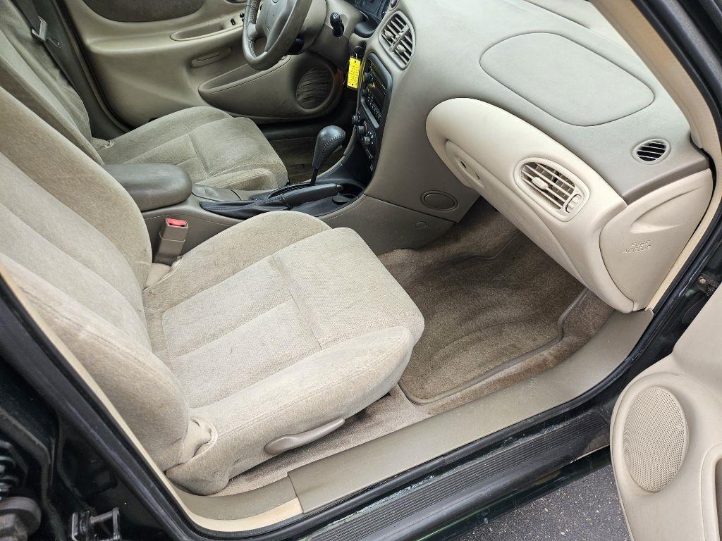 Oldsmobile Alero GL1 Sedan 2000