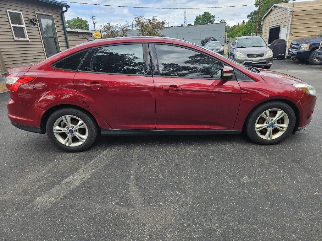 Ford Focus SE Sedan 2013