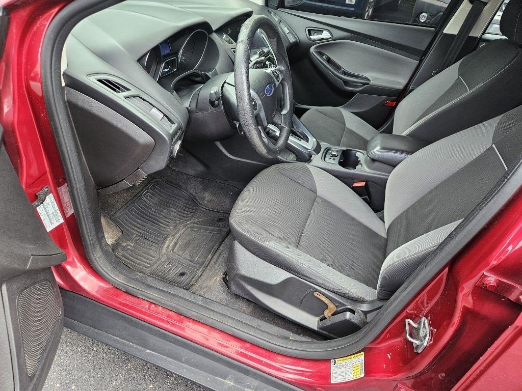 Ford Focus SE Sedan 2013