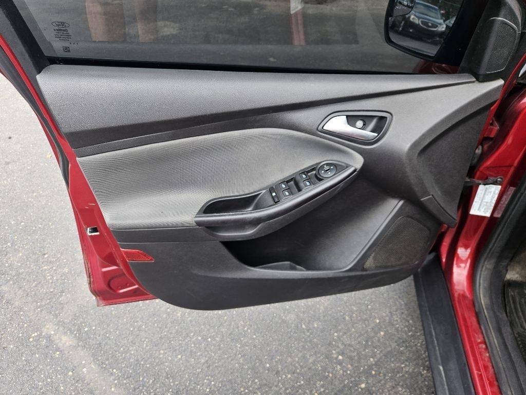 Ford Focus SE Sedan 2013