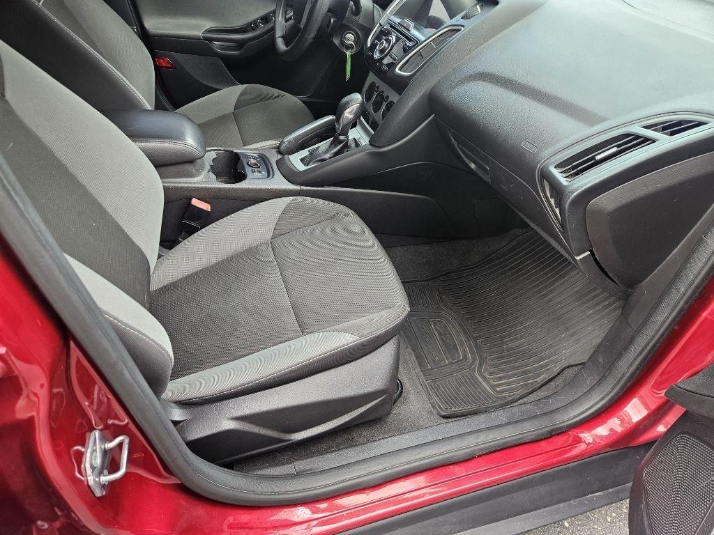 Ford Focus SE Sedan 2013