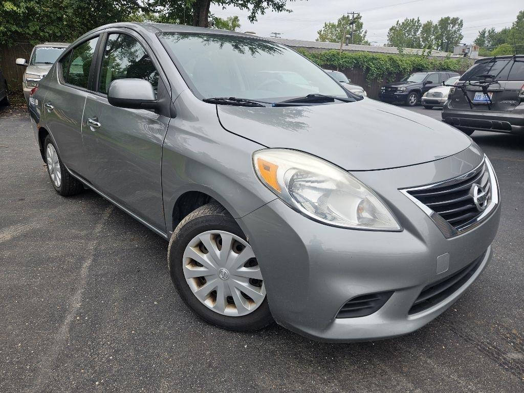 Nissan Versa 1.6 S 4A 2013