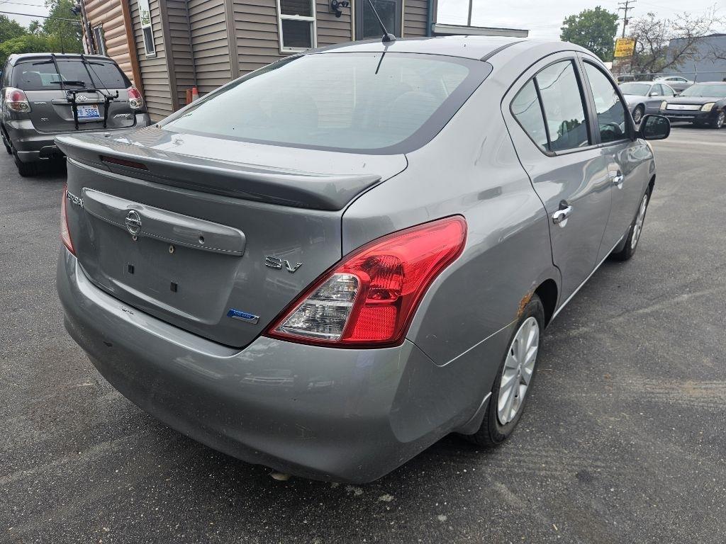 Nissan Versa 1.6 S 4A 2013