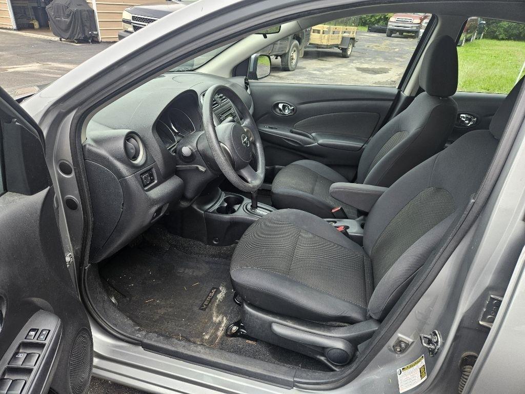 Nissan Versa 1.6 S 4A 2013