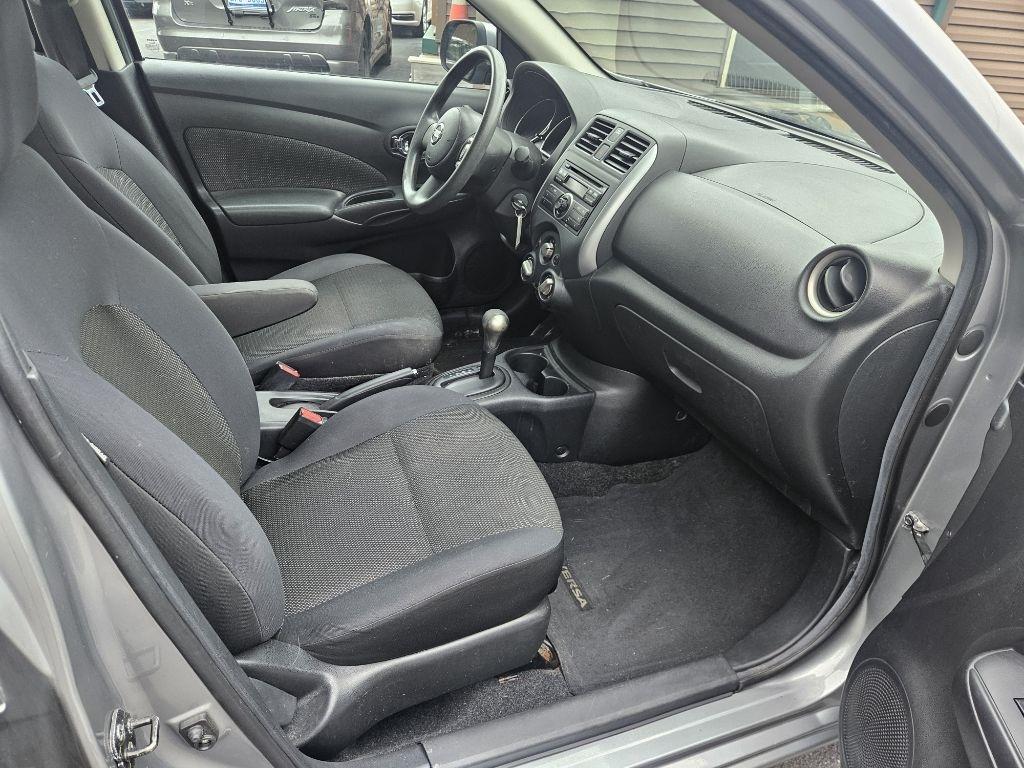 Nissan Versa 1.6 S 4A 2013