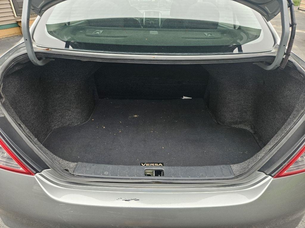 Nissan Versa 1.6 S 4A 2013