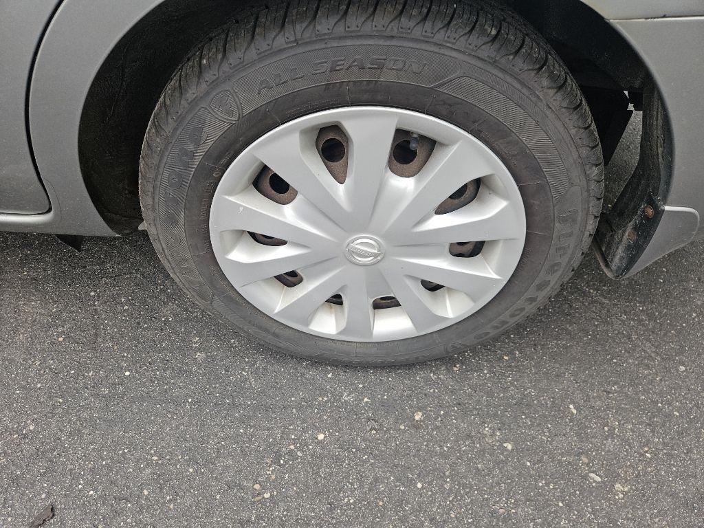 Nissan Versa 1.6 S 4A 2013