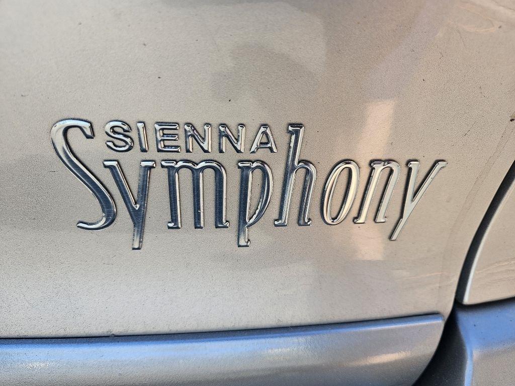 Toyota Sienna LE 2002