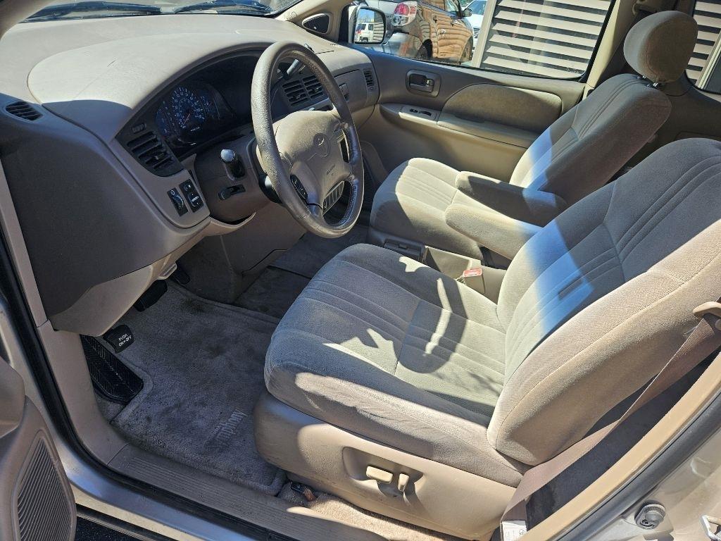 Toyota Sienna LE 2002