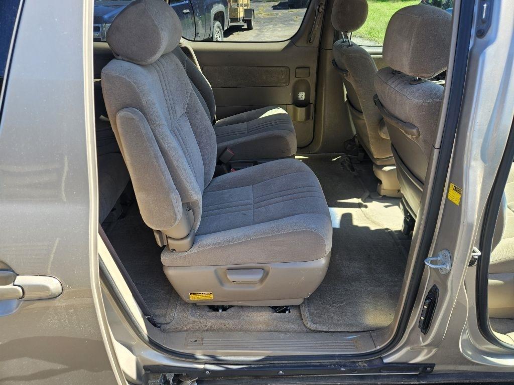 Toyota Sienna LE 2002