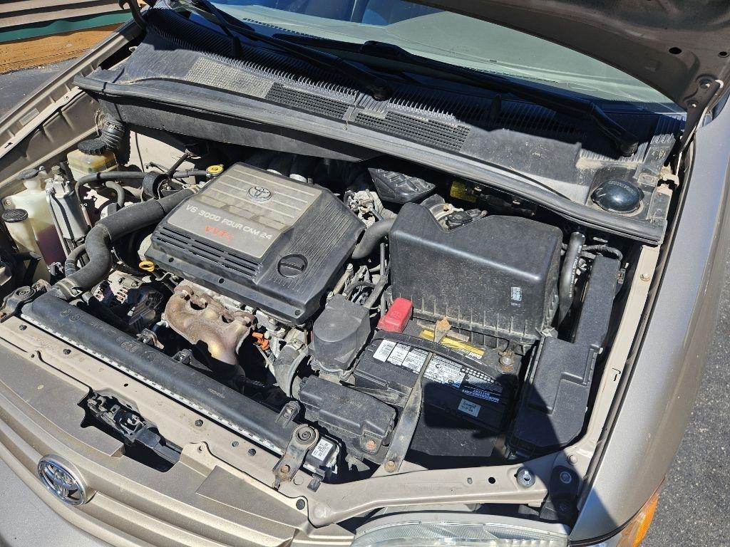 Toyota Sienna LE 2002