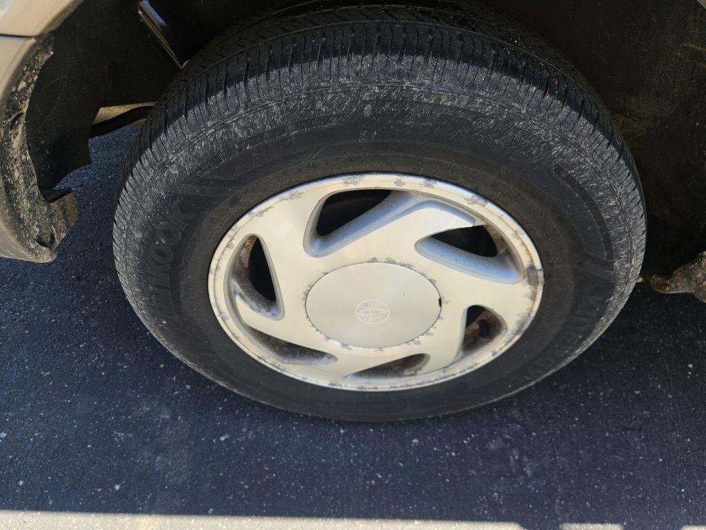 Toyota Sienna LE 2002