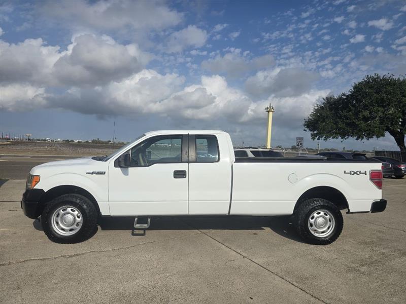 2011 Ford F-150 XL SuperCab 8-ft. Bed 4WD