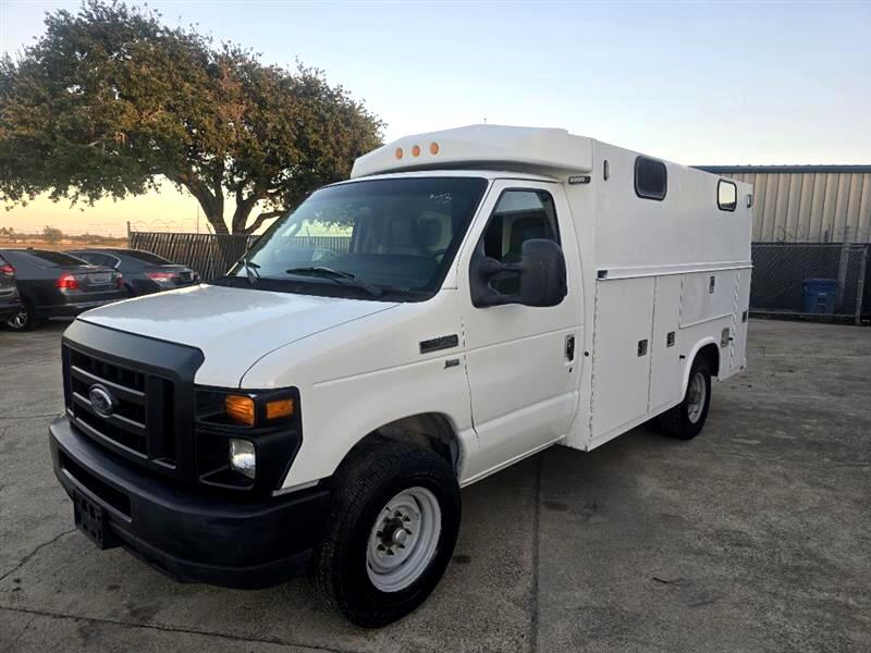 Ford Econoline E-350 Super Duty 2011