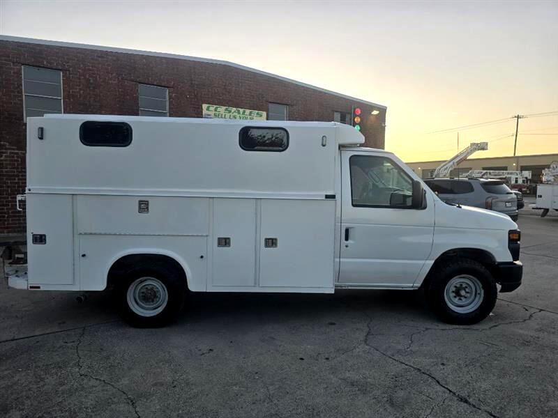 Ford Econoline E-350 Super Duty 2011
