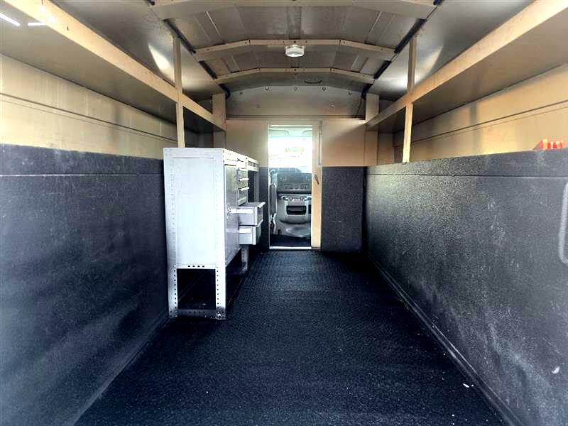 Ford Econoline E-350 Super Duty 2011