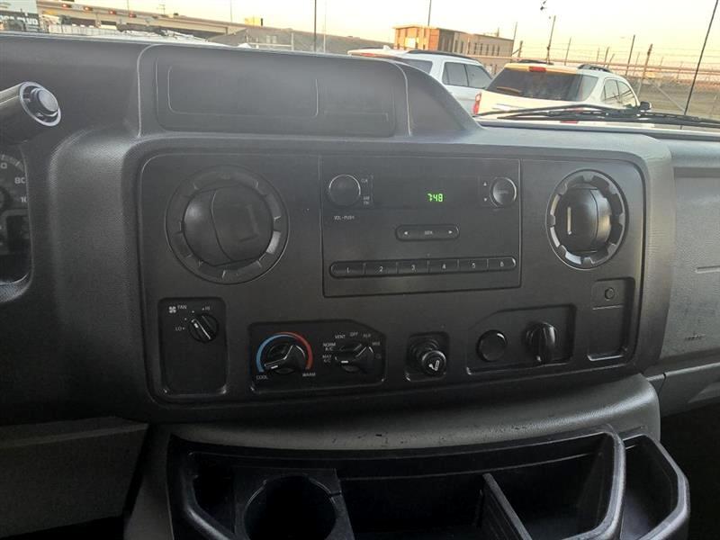 Ford Econoline E-350 Super Duty 2011