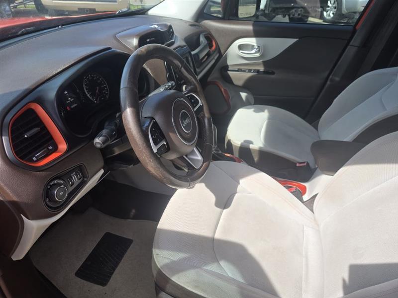 2016 Jeep Renegade Latitude - Photo 10