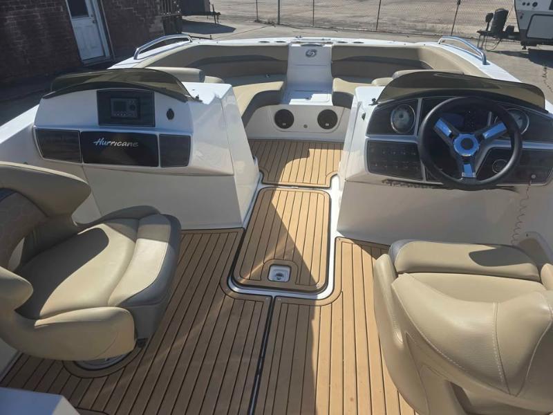Hurricane Deck Boat  2021