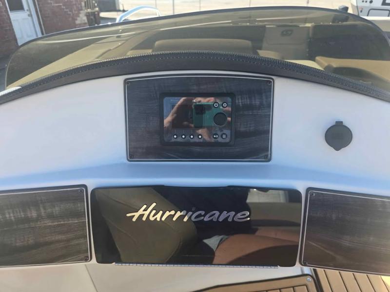 Hurricane Deck Boat  2021