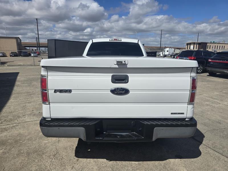 Ford F-150 XL SuperCab 8-ft. Bed 2WD 2012
