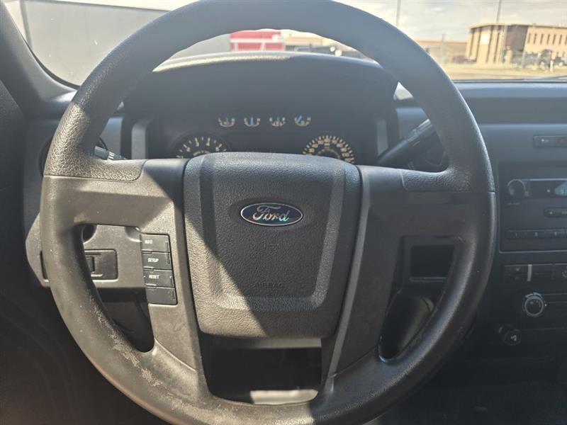 Ford F-150 XL SuperCab 8-ft. Bed 2WD 2012