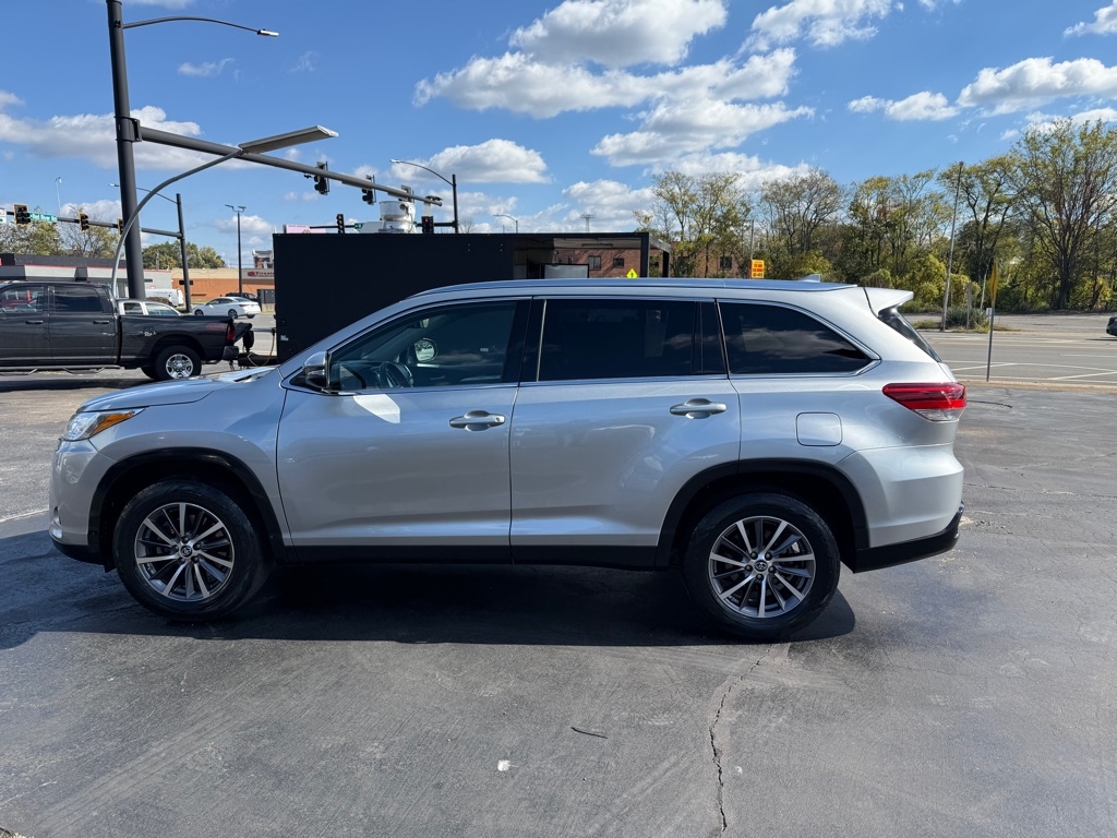 Toyota Highlander XLE FWD V6 2019 Toyota Highlander XLE FWD V6 2019