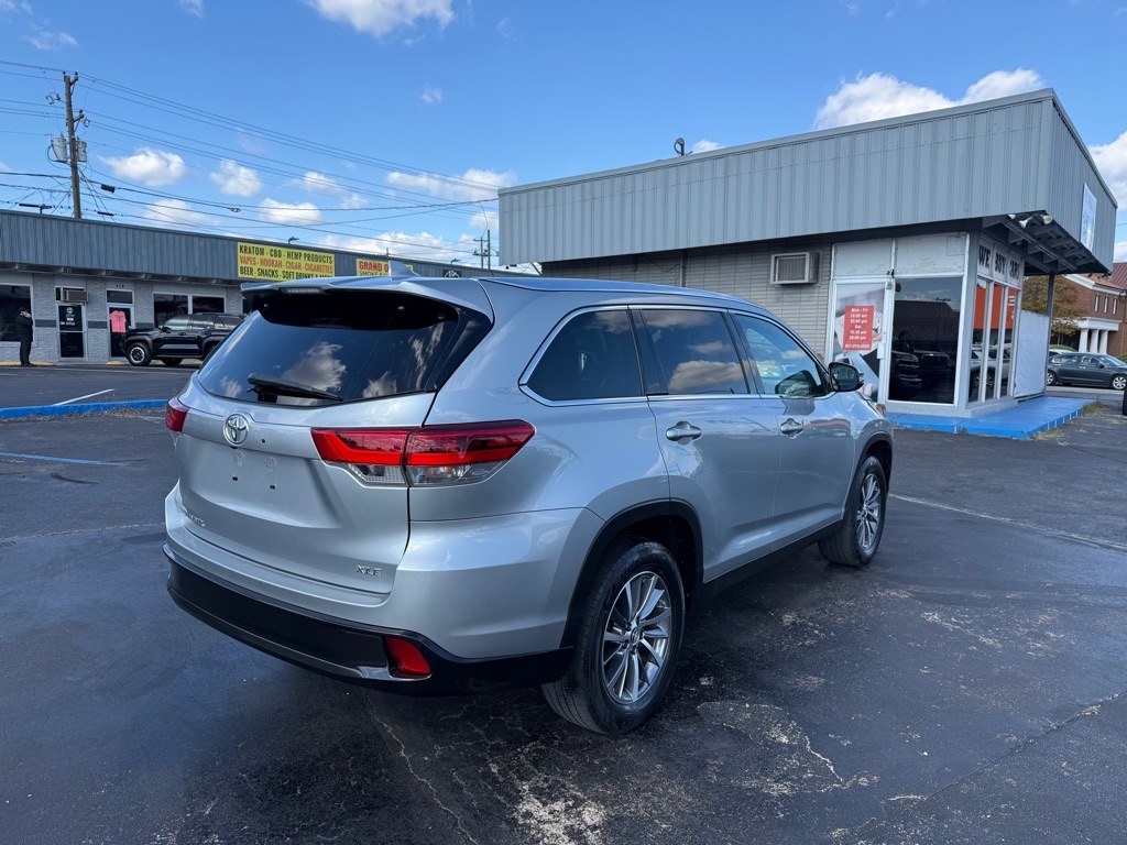 Toyota Highlander XLE FWD V6 2019 Toyota Highlander XLE FWD V6 2019